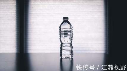 卖水卖到300亿？日赚两千万的农夫山泉，功能性茶饮料浪潮下的攻防战